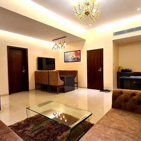 Galaxy Club & Hotel Bijāpur 외부 사진