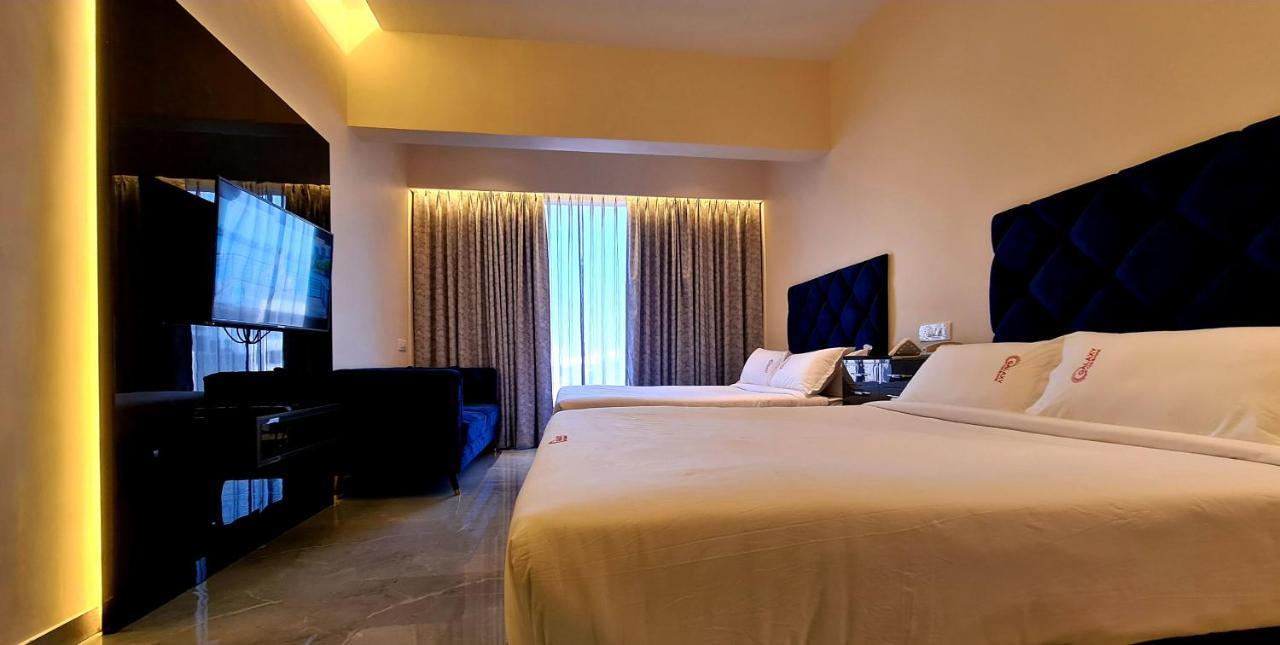 Galaxy Club & Hotel Bijāpur 외부 사진