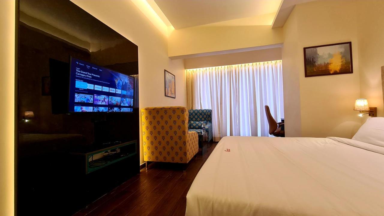 Galaxy Club & Hotel Bijāpur 외부 사진