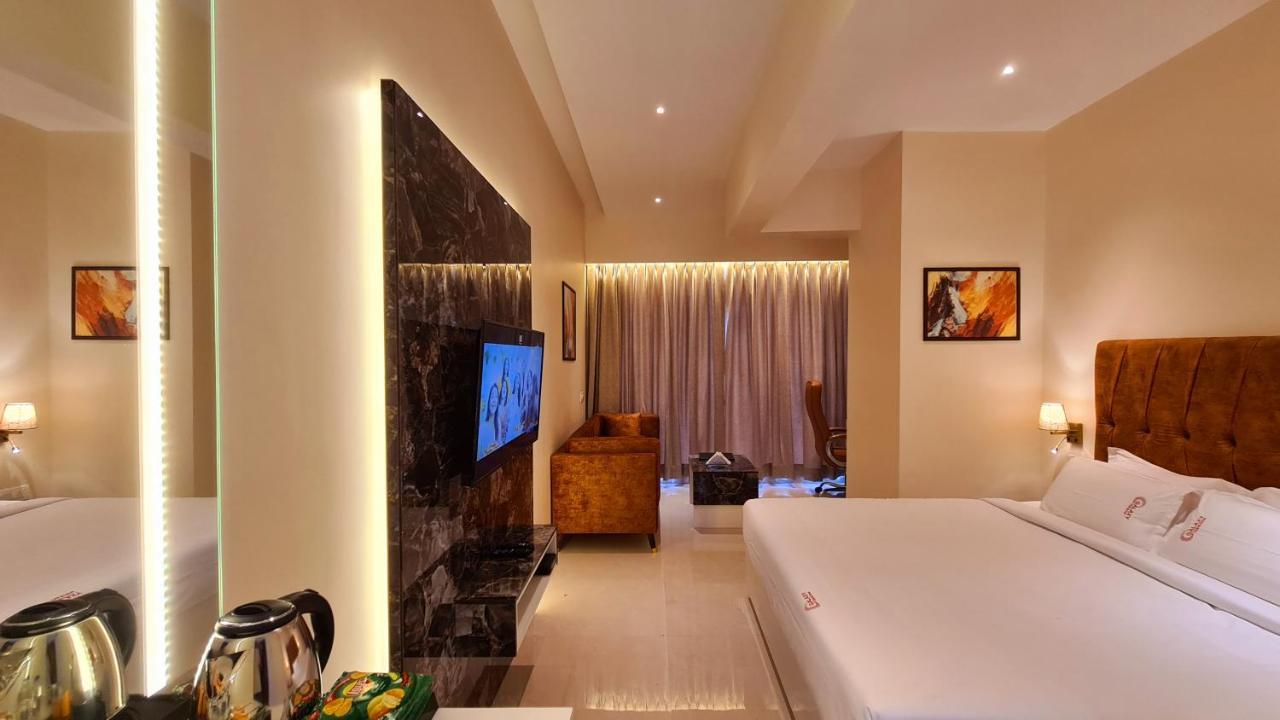 Galaxy Club & Hotel Bijāpur 외부 사진