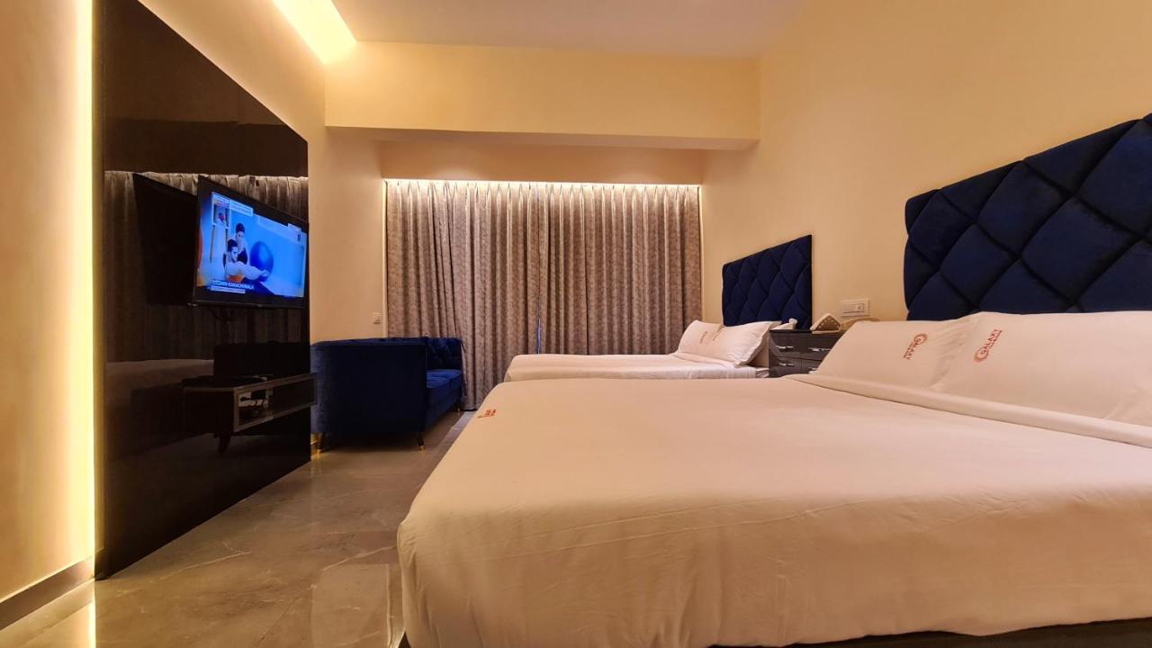 Galaxy Club & Hotel Bijāpur 외부 사진