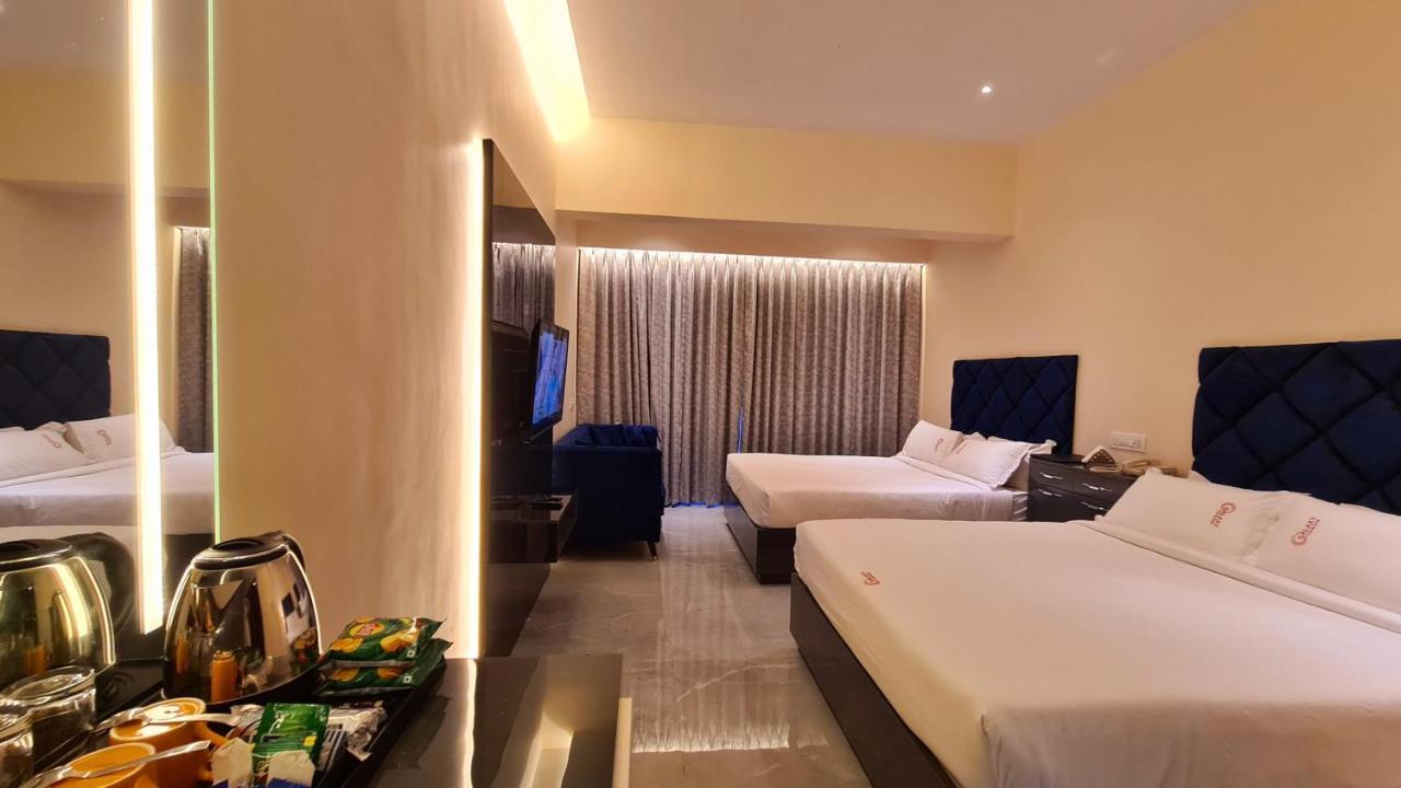 Galaxy Club & Hotel Bijāpur 외부 사진