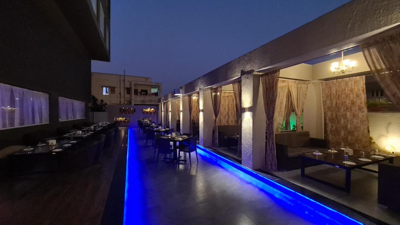 Galaxy Club & Hotel Bijāpur 외부 사진