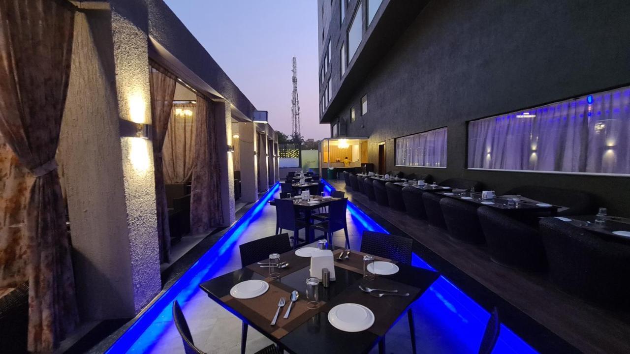 Galaxy Club & Hotel Bijāpur 외부 사진