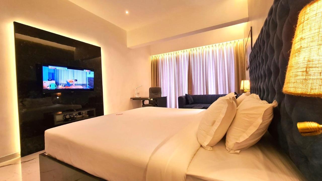 Galaxy Club & Hotel Bijāpur 외부 사진