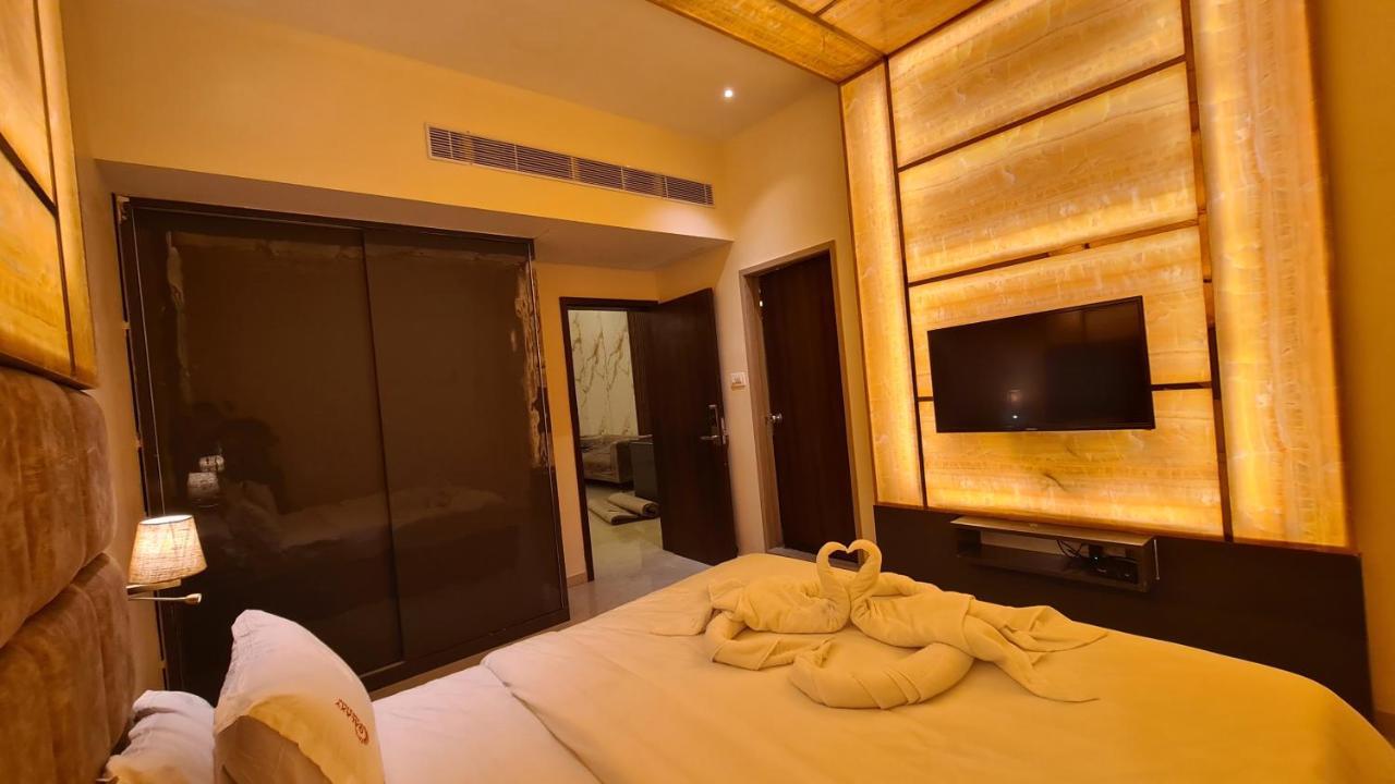 Galaxy Club & Hotel Bijāpur 외부 사진